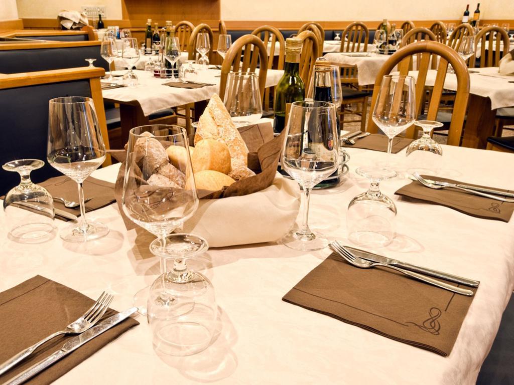 נאגו Hotel Doria מראה חיצוני תמונה