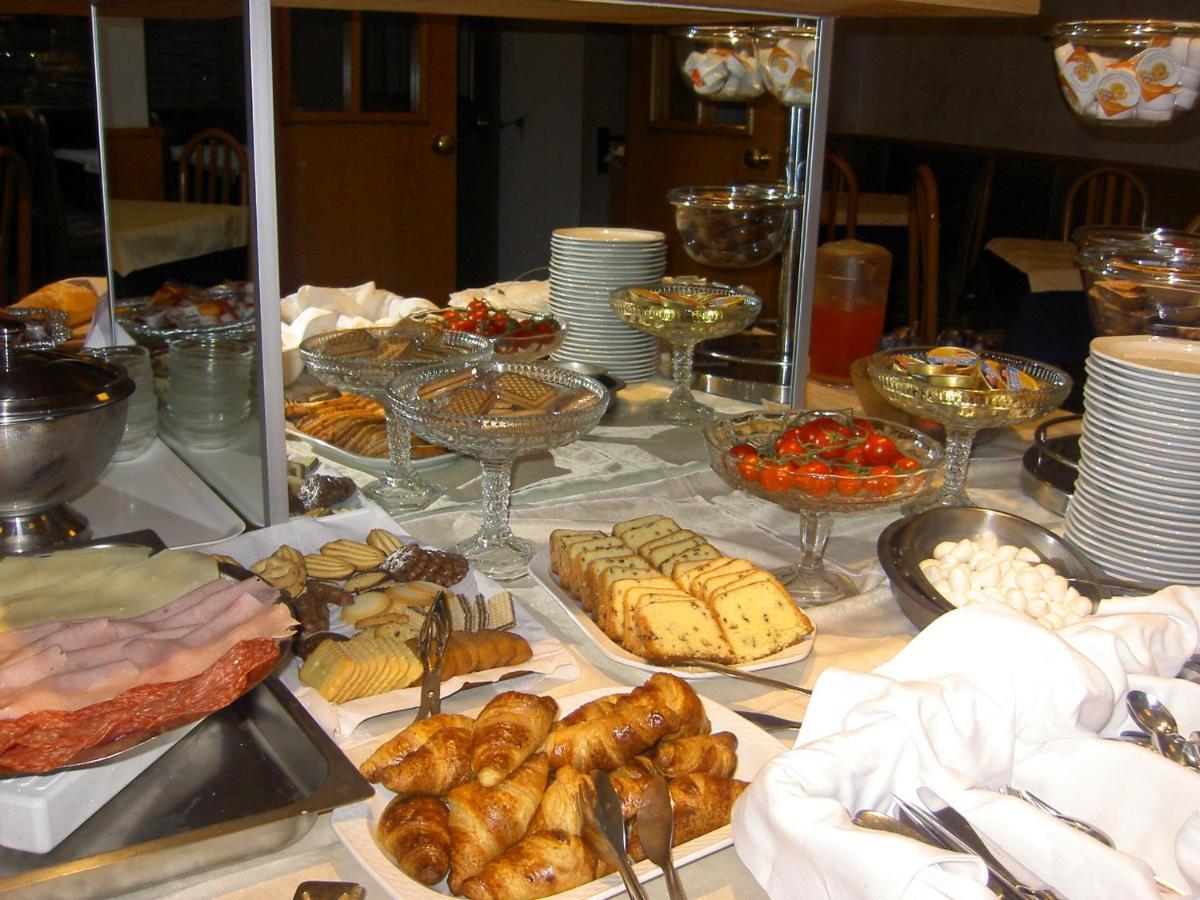 נאגו Hotel Doria מראה חיצוני תמונה